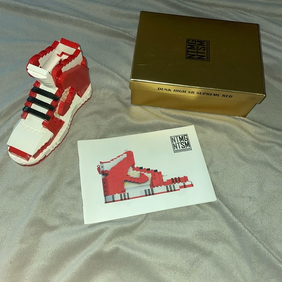 Nike Dunk High Supreme Lego Kickbrick - Picture 2 of 2